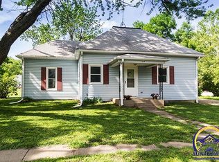 314 E Main St, Mayetta, KS 66509