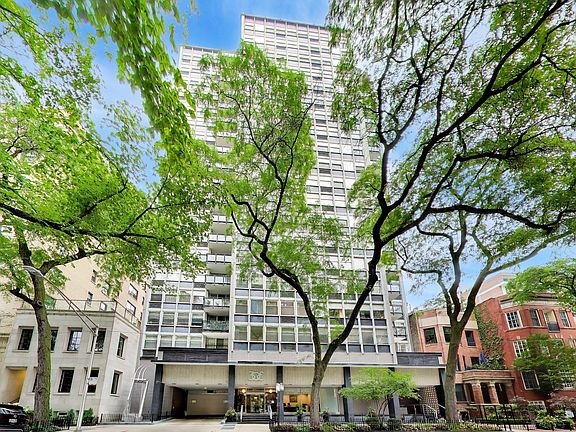 2nd image of 30 E Elm St APT 16F