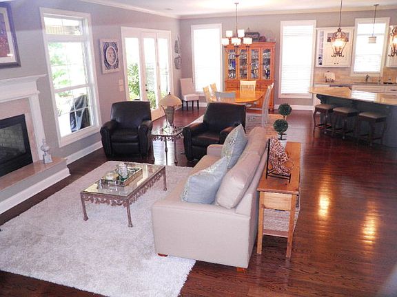 5th image of 263 Golden Oak Dr