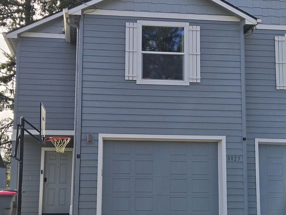 This is front of property, side B of the Duplex. Nice one car garage and driveway.