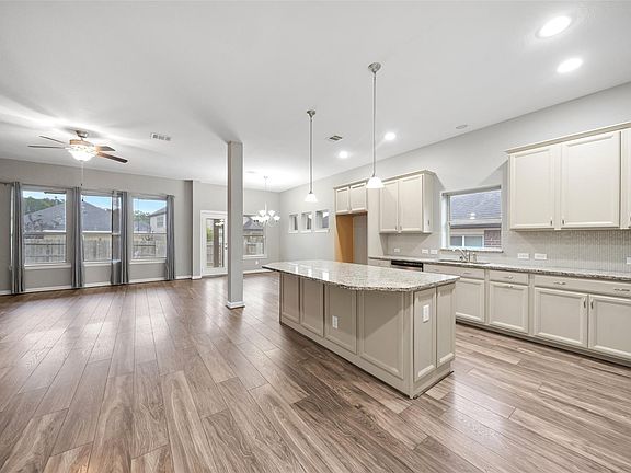 4th image of 262 Pleasant Hill Way