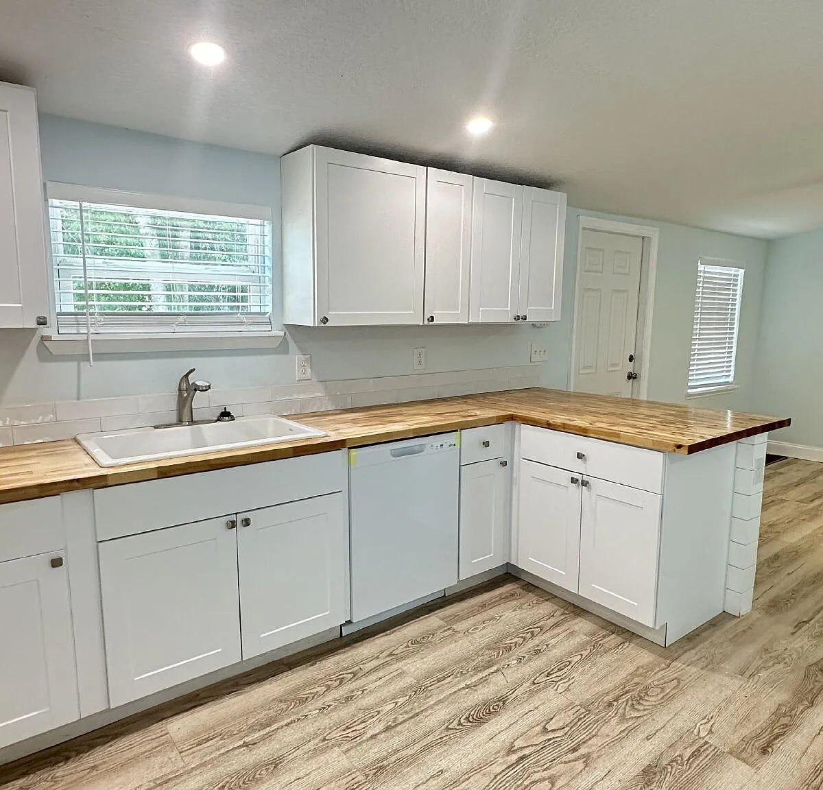 2 bed, 2.0 bath, 868 sqft, $1,600 — Photo 3