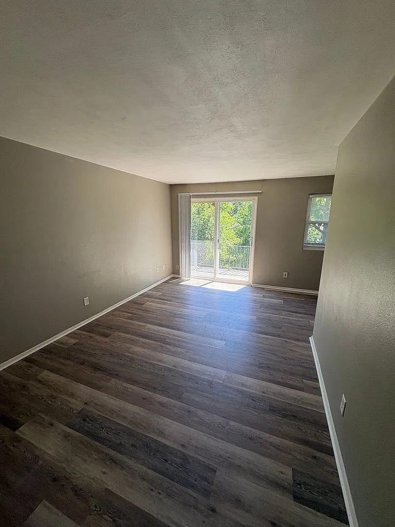 Peoria Place on University - Newly renovated apartments in North Peoria, close to everything you ... — Photo 4