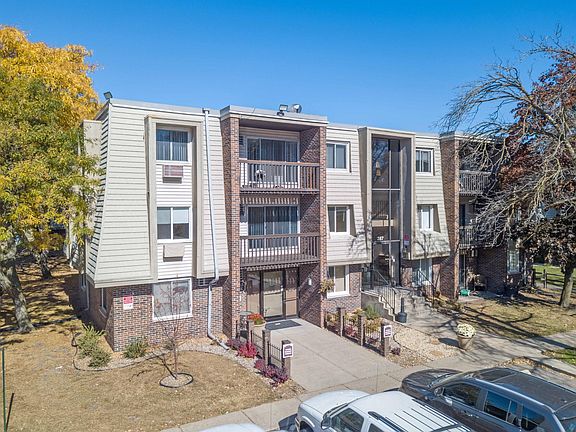3rd image of 387 Arlington Ave E APT 304