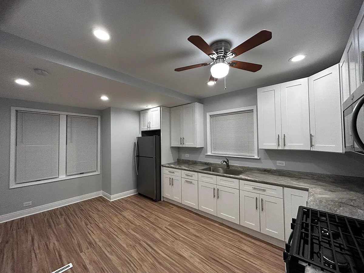 Building Photo - 5047 W Winona St #1