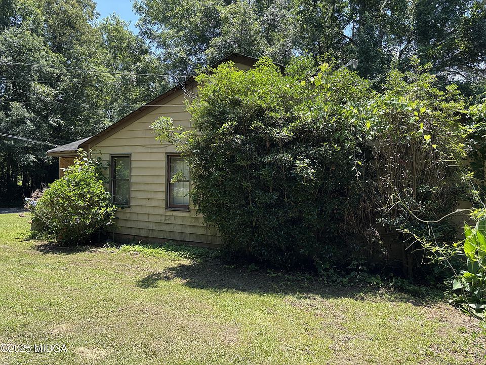 2nd image of 4723 Massey Rd