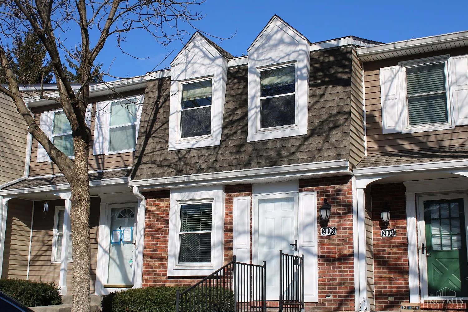 2806 Millbank Row photo 1