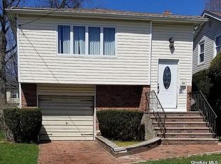 63 Booth St, Hempstead, NY 11550