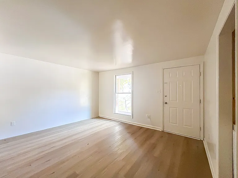 7 Fox Hill Dr #7 — Photo 11