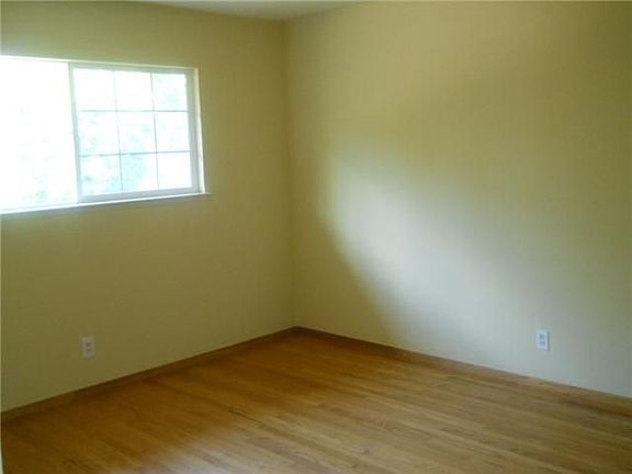 3rd image of 5197 Carm Ave