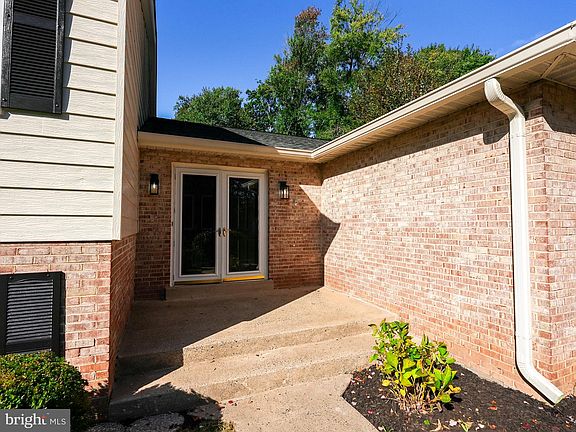 3rd image of 9711 Doulton Ct