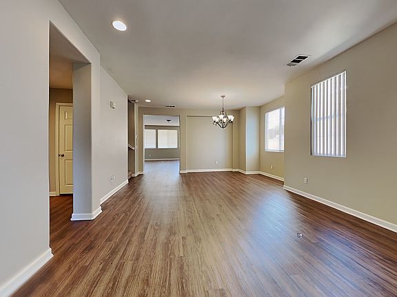 4th image of 1660 Amargosa Dr