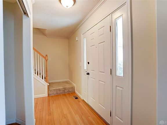5th image of 923 Grandstone Ct