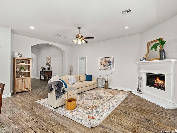 2nd image of 2613 Malboona Mews Dr