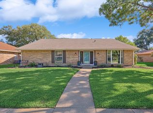 1305 River Oaks Dr, Flower Mound, TX 75028