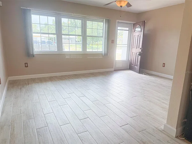 8916 Narcissus Ave — Photo 5
