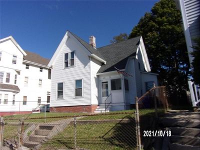 401 Dexter St, Central Falls, RI, 02863