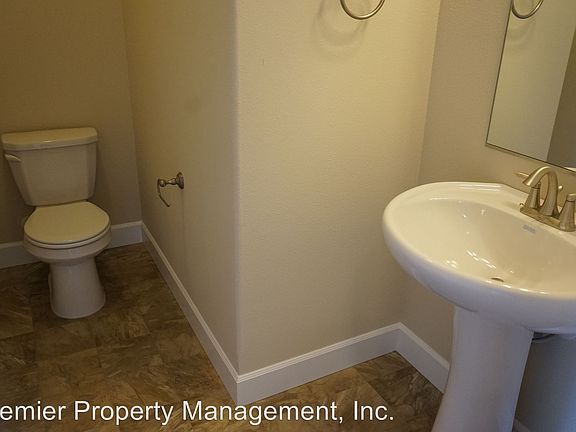 4th image of 4817 NE 124th Ct