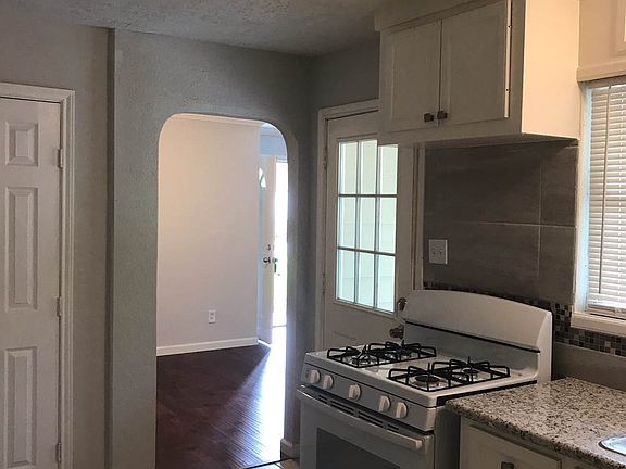 3rd image of 1503 Cedarwood Dr