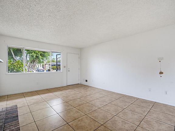 5th image of 525 El Rio St