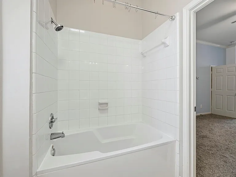 2913 Crawford St — Photo 25