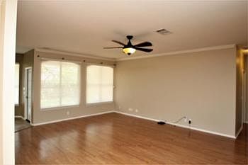 4th image of 4009 Great Plains Dr