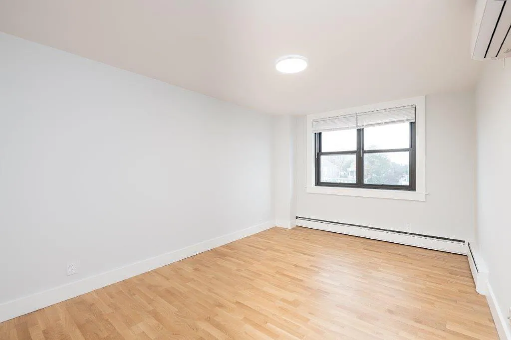 2 bed, 793 sqft, $3,650 — Photo 3