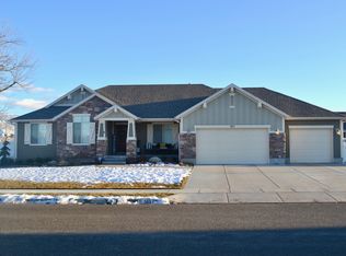 383 W Spring Flower Cir, Kaysville, UT 84037