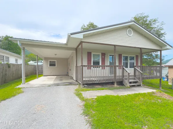 712 W Walden St, La Follette, TN 37766