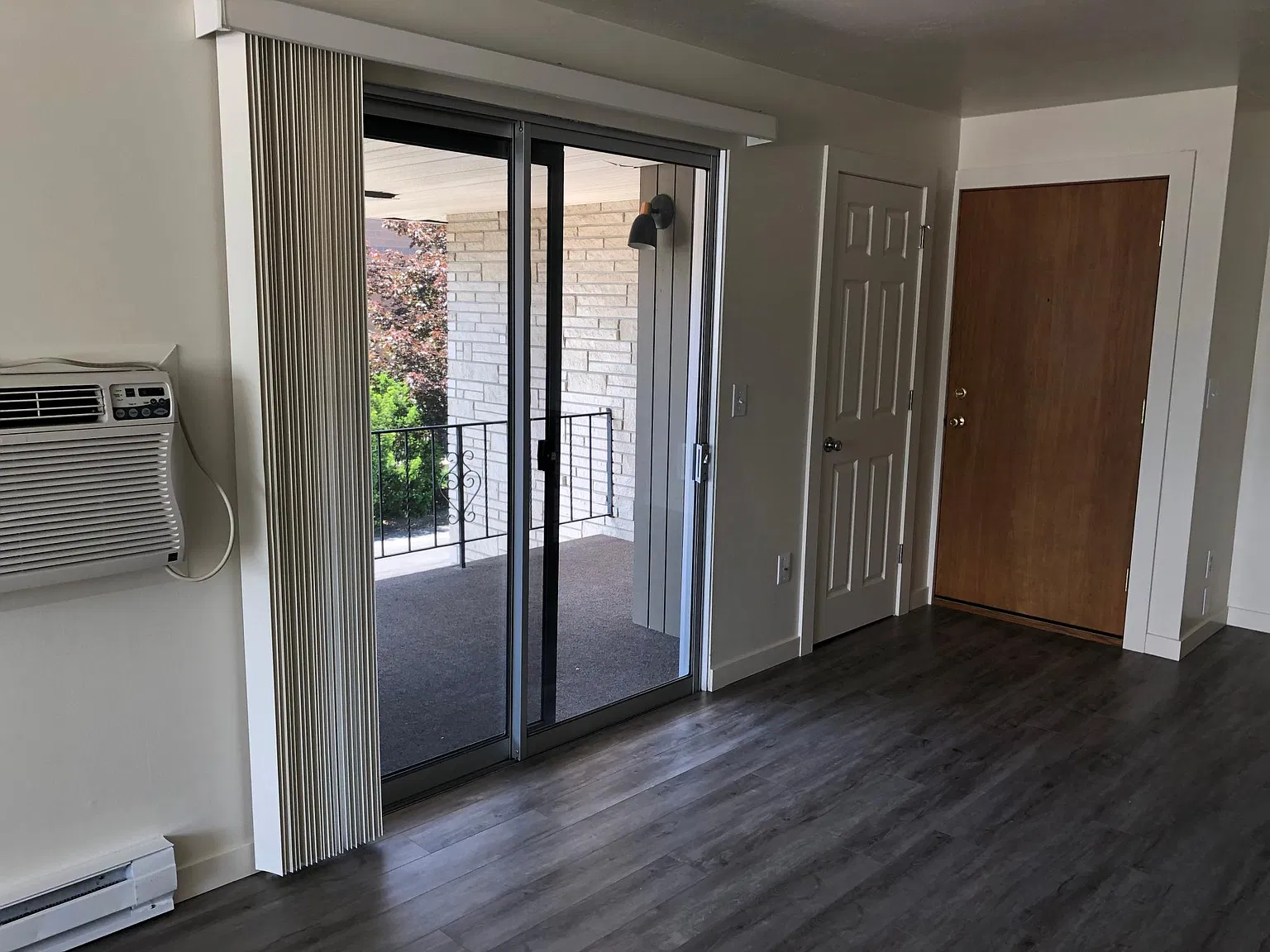 2 bed, 918 sqft, $1,200 — Photo 3