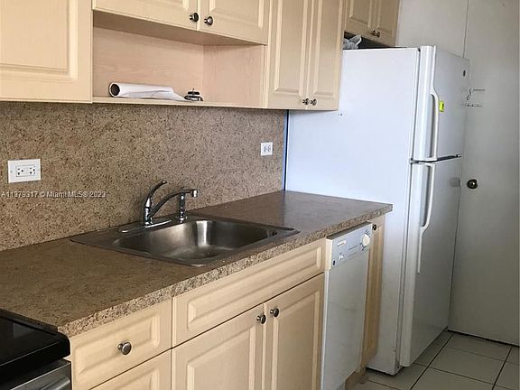 4th image of 5313 Collins Ave APT 208