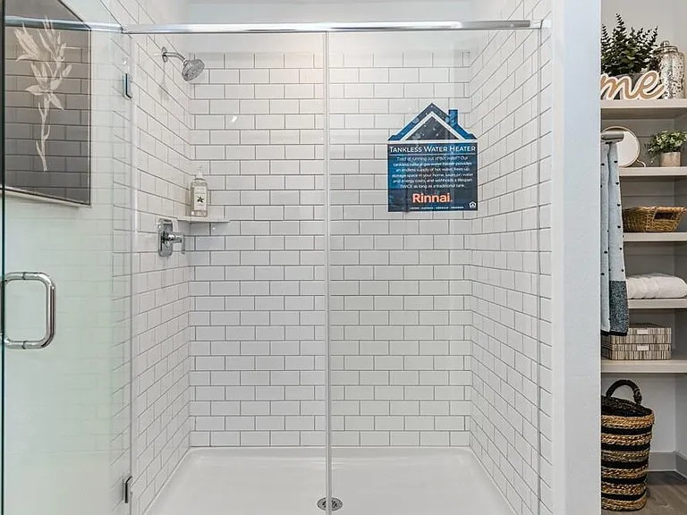 7918 Murciana Dr — Photo 17