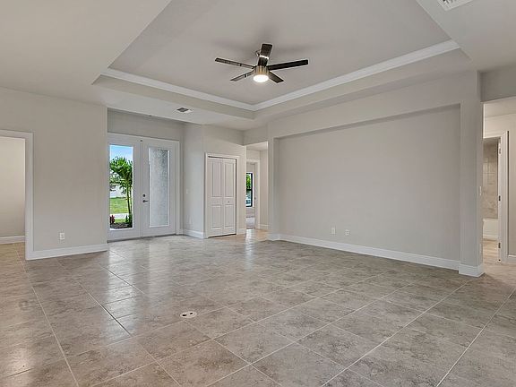 4th image of 2718 SW 4th Ave