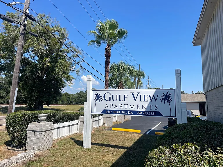Gulf View Apartments — Photo 11