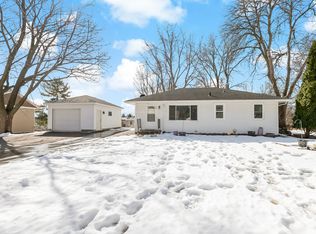 264 Pinewood Dr, Apple Valley, MN 55124