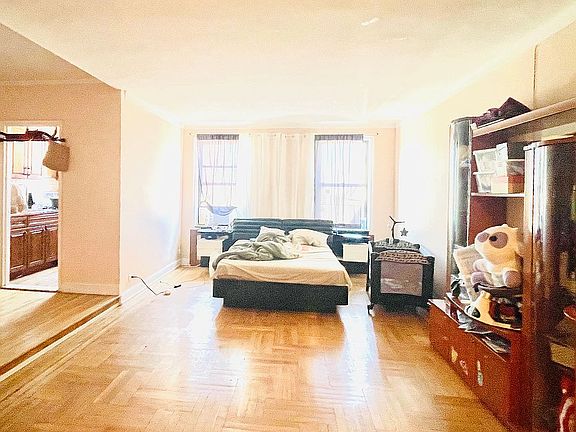 2nd image of 1625 E 13th St APT 3K