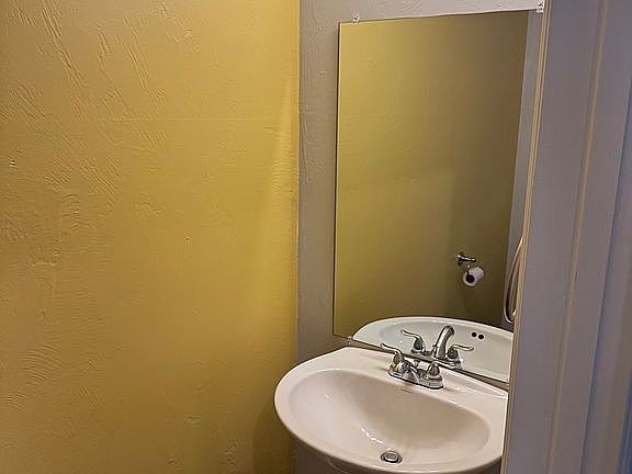 4th image of 1602 Mead St