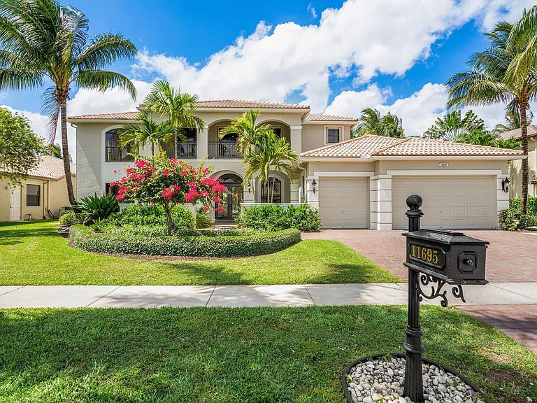 11695 Sunrise View Ln — Photo 38