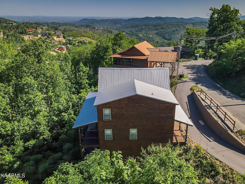 1076 Village Loop Rd, Gatlinburg, TN 37738 Zillow