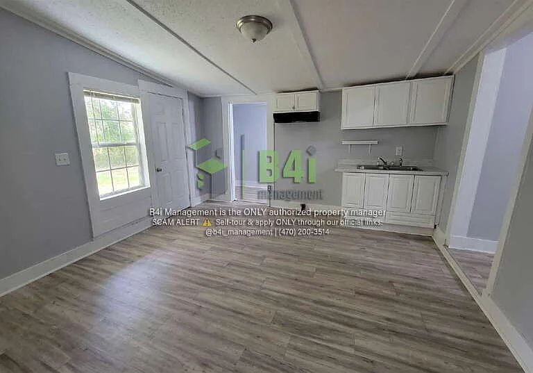 705 Barnesville St — Photo 5