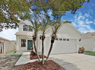 431 Maple Pointe Dr, Seffner, FL 33584