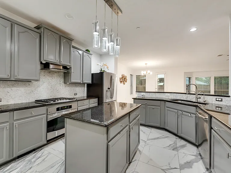 305 Blythe Bridge Dr — Photo 16