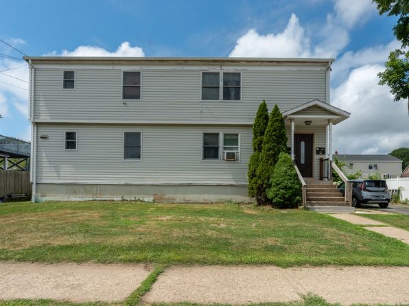 295 Bartlett St Floor 2