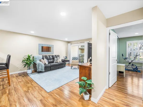 1085 Murrieta Blvd APT 124, Livermore, CA 94550