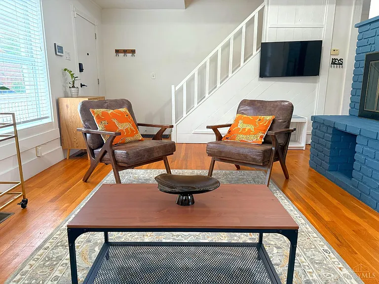 1239 Isis Ave — Photo 8