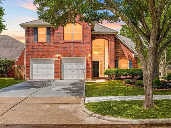 102 Lindencrest Ct, Sugar Land, TX 77479