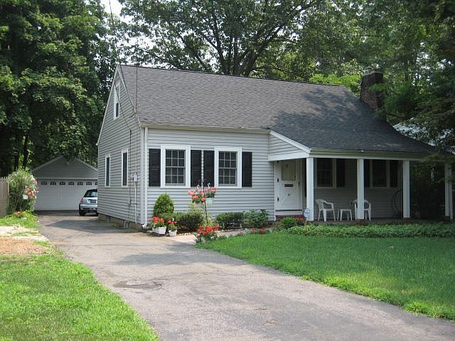 1st image of 41 Hoyer Ave