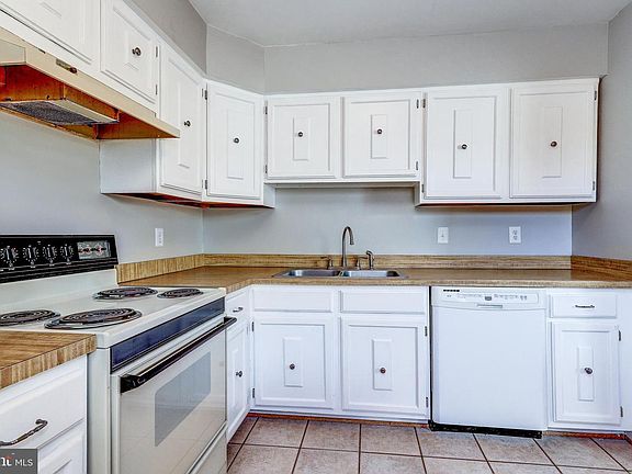 5th image of 14122 Morrison Ct