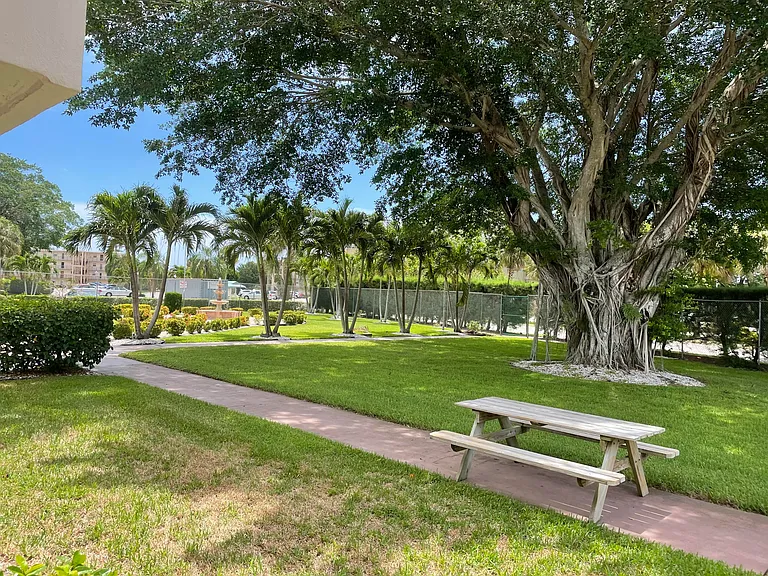 502 Davis Rd #6 — Photo 44