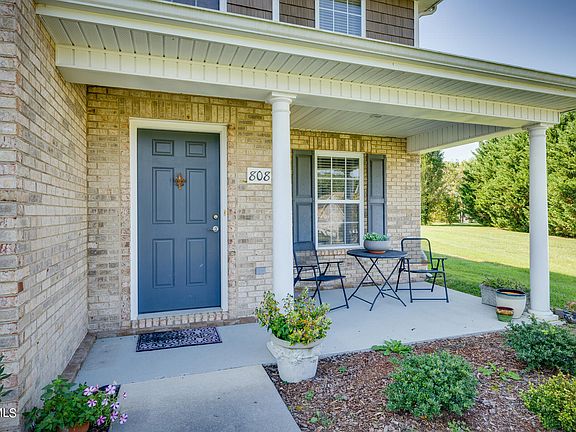 4th image of 808 Haylees Way